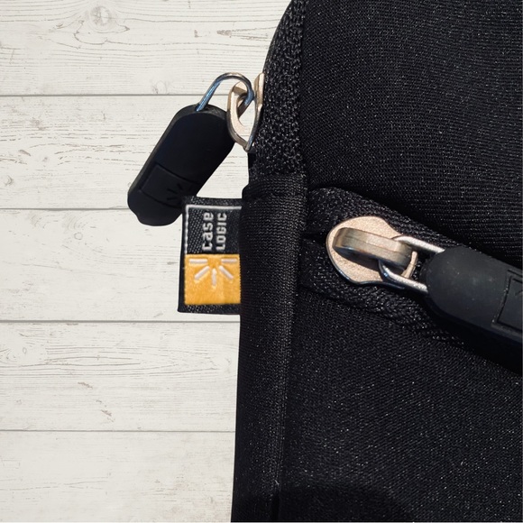 Case Logic Black Laptop Protective Sleeve Case - Picture 4 of 5